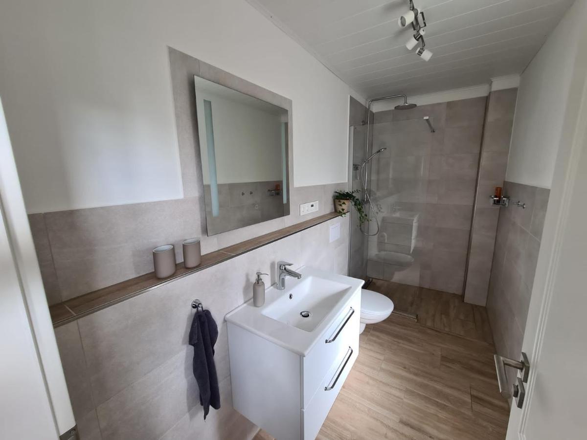 Ferienwohnung Im Werder -Fuer Monteure Nicht Geeignet- Celle Bagian luar foto
